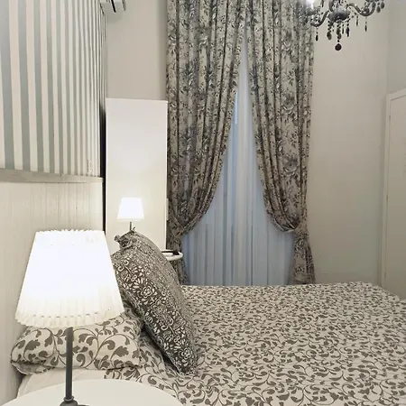 Bed and breakfast Dei Decumani 3*