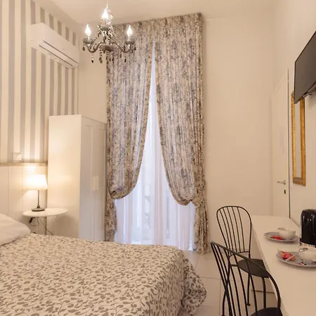 Bed & Breakfast Dei Decumani 3*