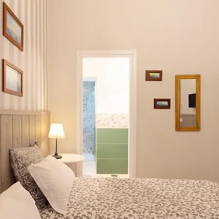 Bed & Breakfast Dei Decumani 3*