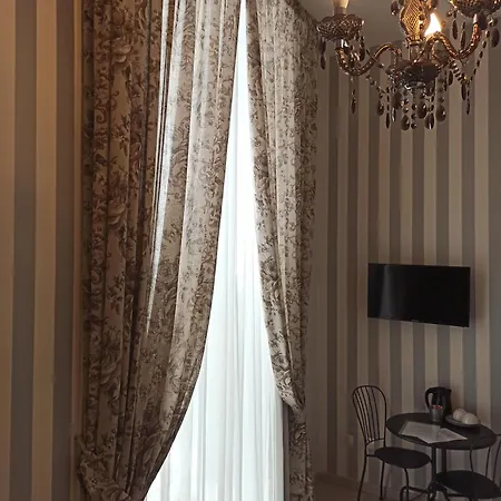 Bed & Breakfast Dei Decumani 3*