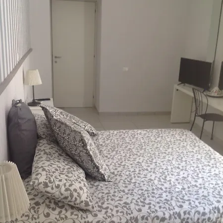 데이 데쿠마니 B&B 3*